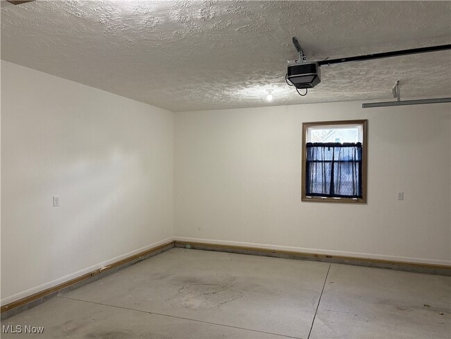 Building Photo - 430 2nd Dr NE