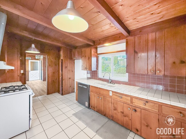 Building Photo - Charming El Cajon Home with Spacious Livin...