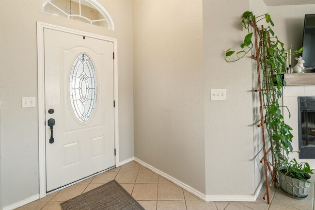 Building Photo - 208 Ramon Cardenas Dr