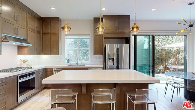 Building Photo - 20607 W Chestnut Cir