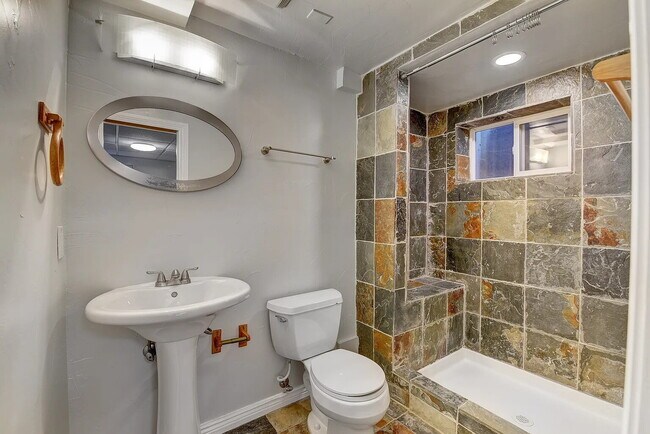 Building Photo - "Charming Duplex Retreat on Inca Street – Spacious 3-Bedroom Haven with 2.5 Baths in Englewood!"