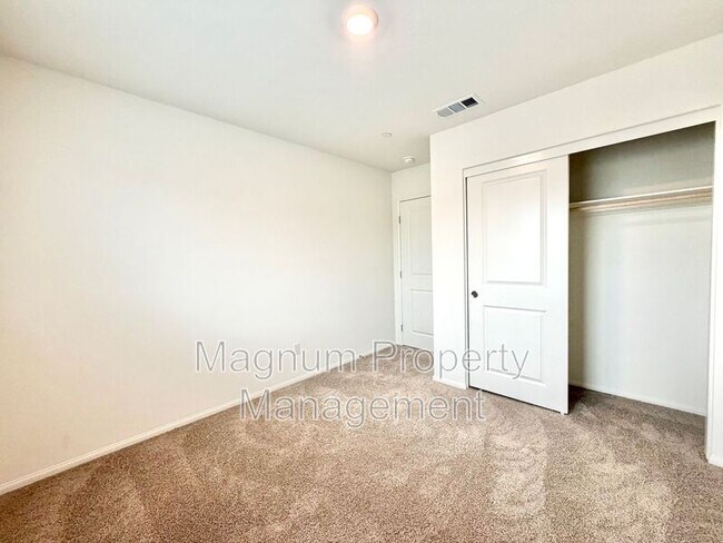 Building Photo - 31356 Sycamore Leaf Dr