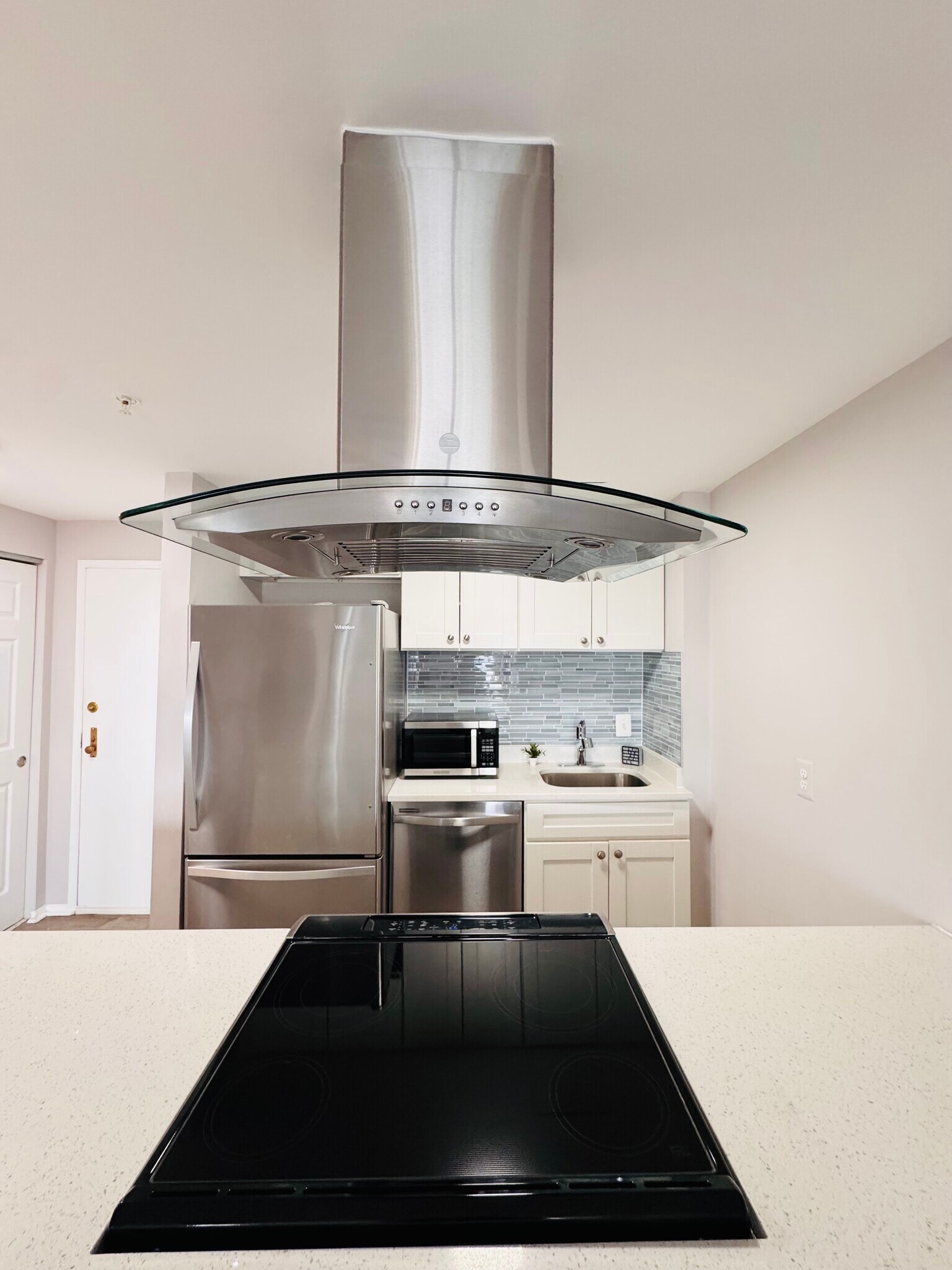 Spacious kitchen. - 28 Allegheny Ave