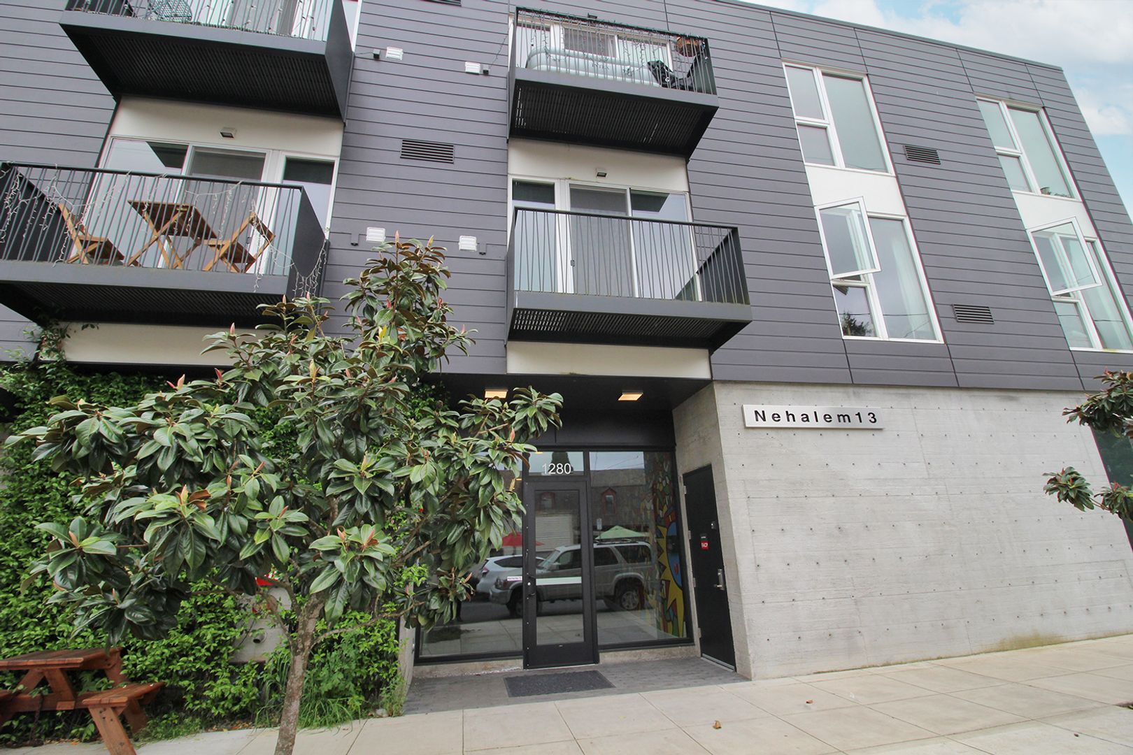 Building Photo - 1280 SE Nehalem St