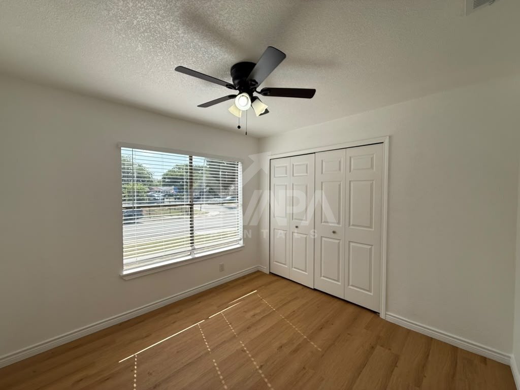 Building Photo - 4103 Sunrise Glade Dr