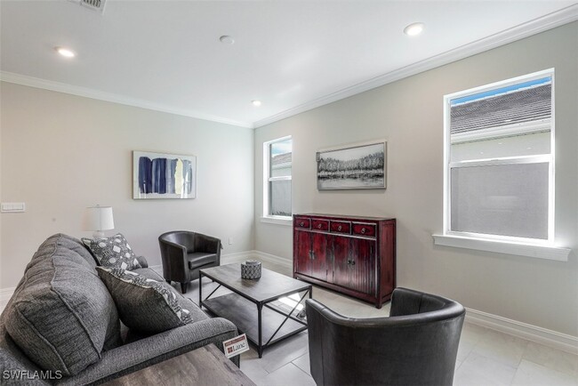 Building Photo - 315 Tamarindo Ln