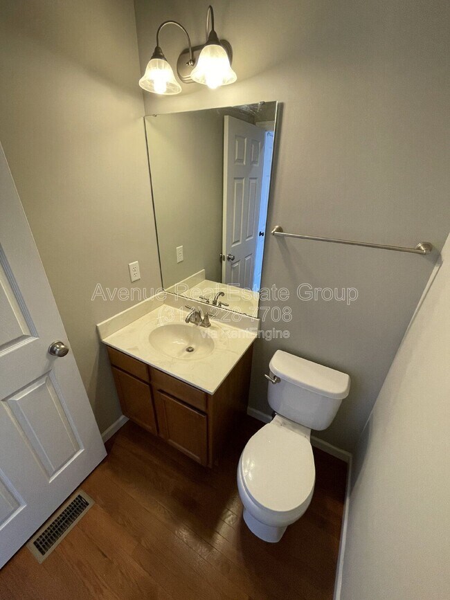 Building Photo - 5533 Emerald Pl Dr
