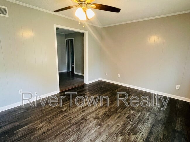 Building Photo - 6630 Embassy Cir