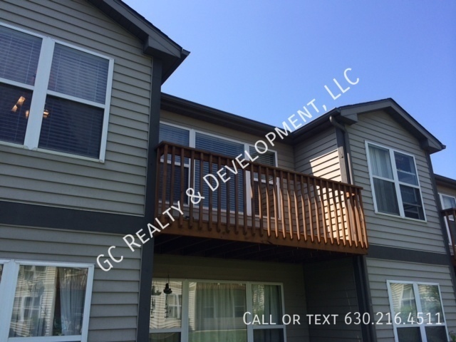 Building Photo - ***2 BDRM / 2ND FLOOR / WASHER & DRYER IN ...