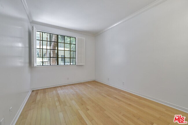 Building Photo - 11939 Gorham Ave