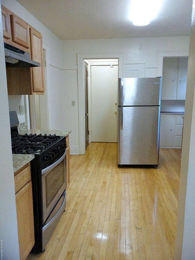 Building Photo - Available 08/01/2026 Newly Renovated Spaci...