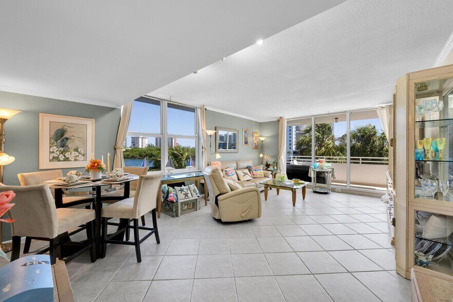 Building Photo - 888 Intracoastal Dr