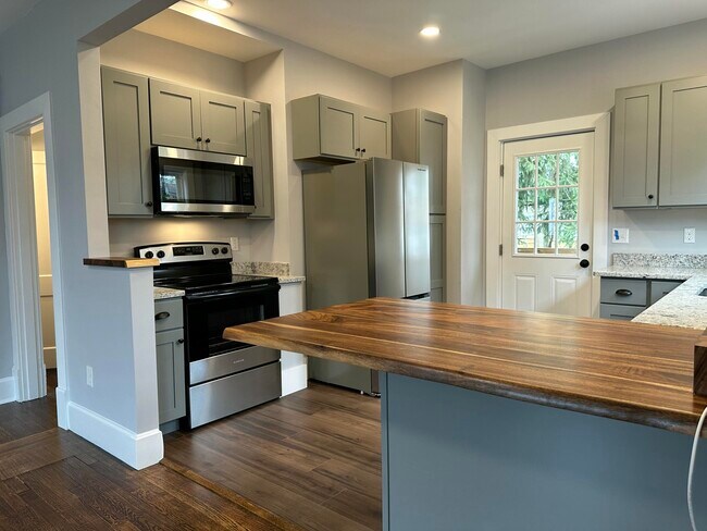 Building Photo - 504 Gibson Ave