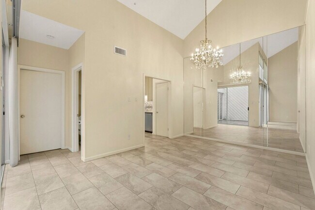 Building Photo - 10125 Valley Forge Dr
