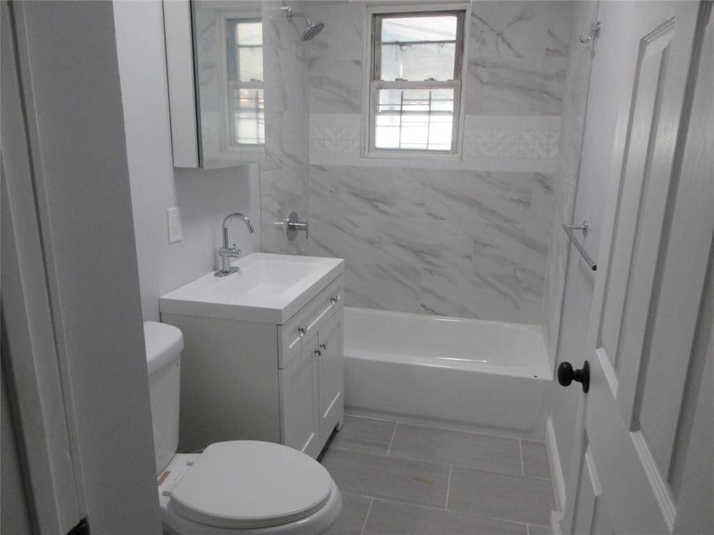 Bathroom - 949 E 213th St