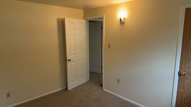 Building Photo - single family home
