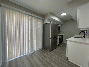 Building Photo - 2-Bedroom, 1-Bathroom Condo in South Bend – $1,464/Month (Lawn Care & Snow Removal Included!)