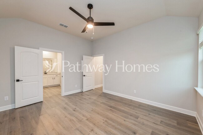 Building Photo - 628 Brookside Dr