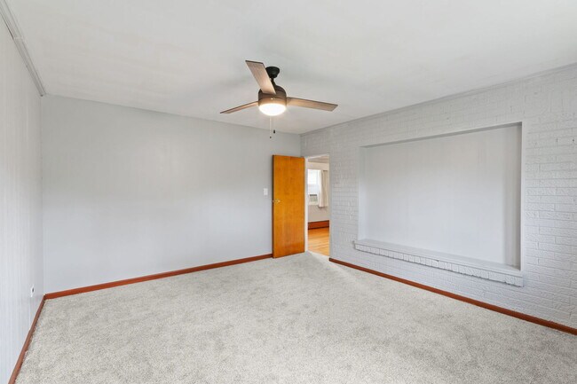 Building Photo - 288 Middaugh Rd