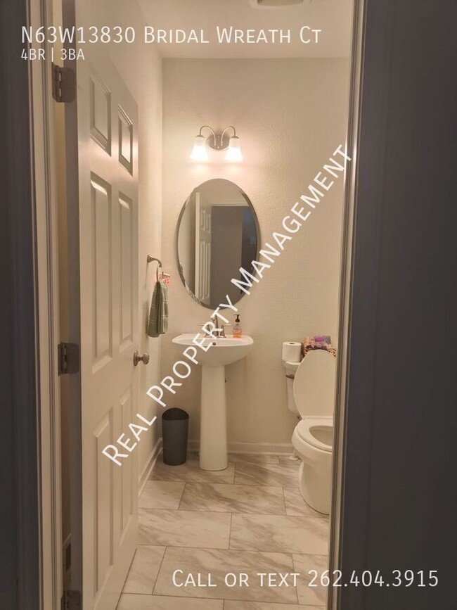 Building Photo - N63W13830 Bridal Wreath Ct