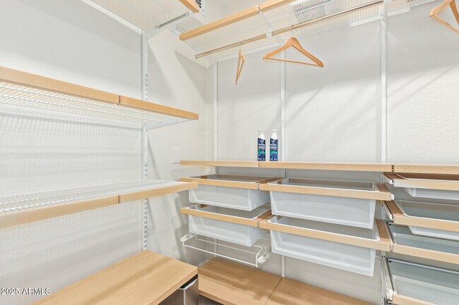 Building Photo - 2118 E Pebble Beach Dr