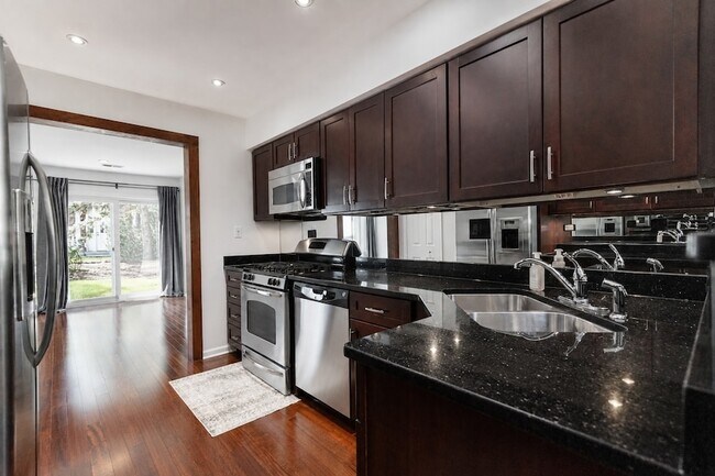 Building Photo - 1347 Winfield Way