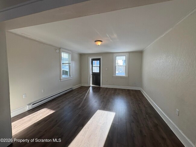 Building Photo - 511 Oak St