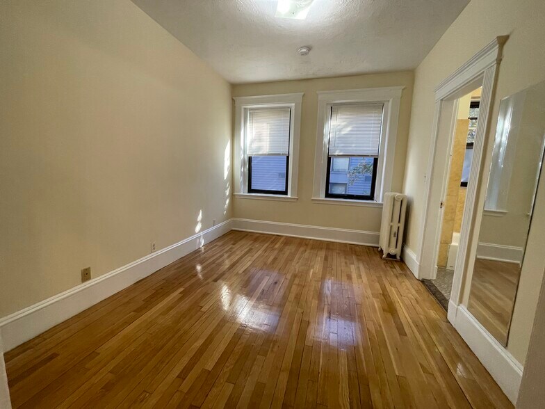 Building Photo - 1318 Commonwealth Ave