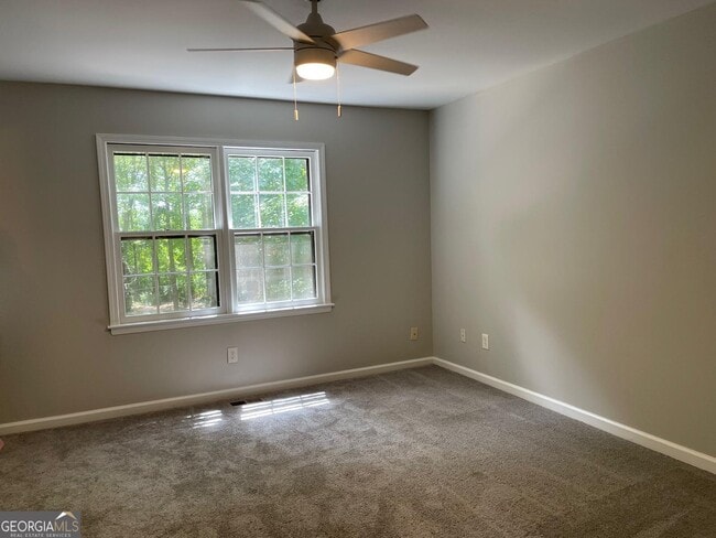 Building Photo - 220 Freestone Dr