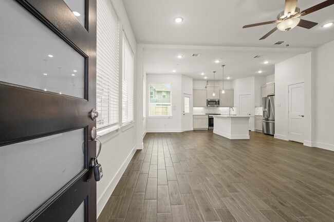 Building Photo - 9414 Spring Rain Dr