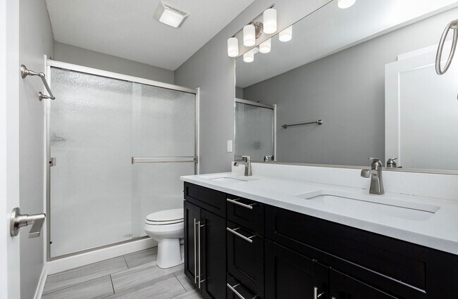 Building Photo - GREAT LOCATION!! 3 Bedroom, 2.5 Bathroom Townhome in Waukee!