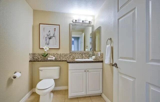 Building Photo - 9253 Regents Rd