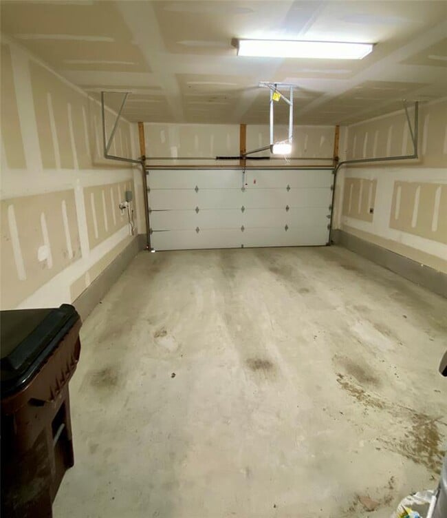 Building Photo - 4416 Avellino Dr