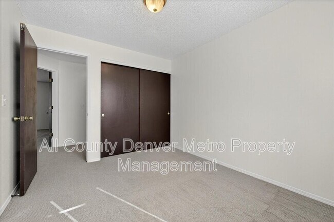 Building Photo - 306 Mulberry Cir