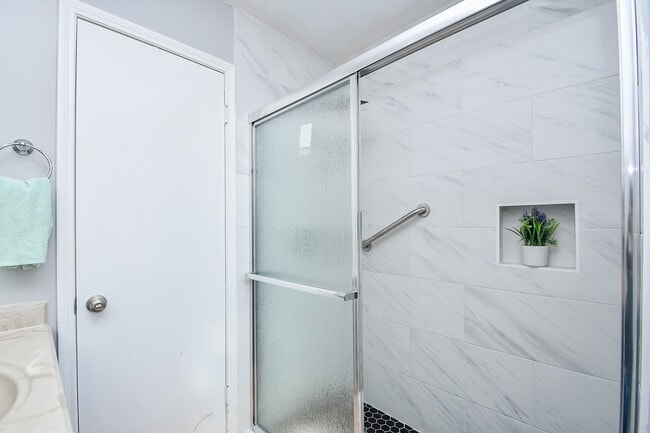 Building Photo - 11414 Chariot Dr