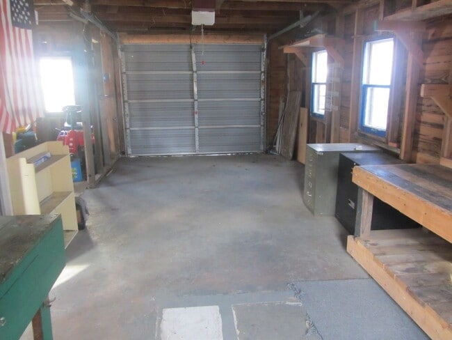 Building Photo - Very sharp 2 BR house in Normal