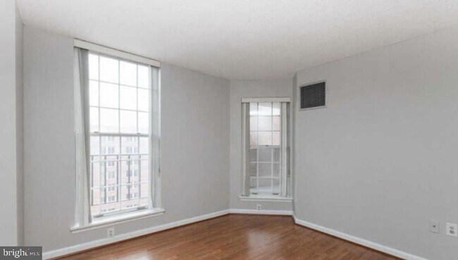 Building Photo - 1230 23rd St NW
