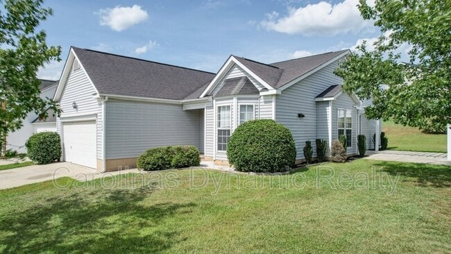 Building Photo - 120 Lantana Dr