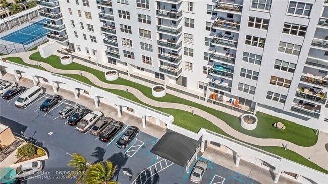 Building Photo - 3015 N Ocean Blvd