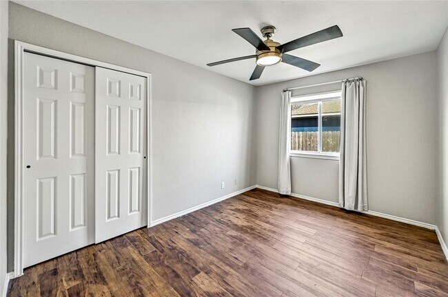 Building Photo - 6813 Sabrina Dr