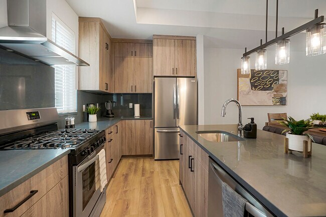 Gas Range - 9074 Harlan St