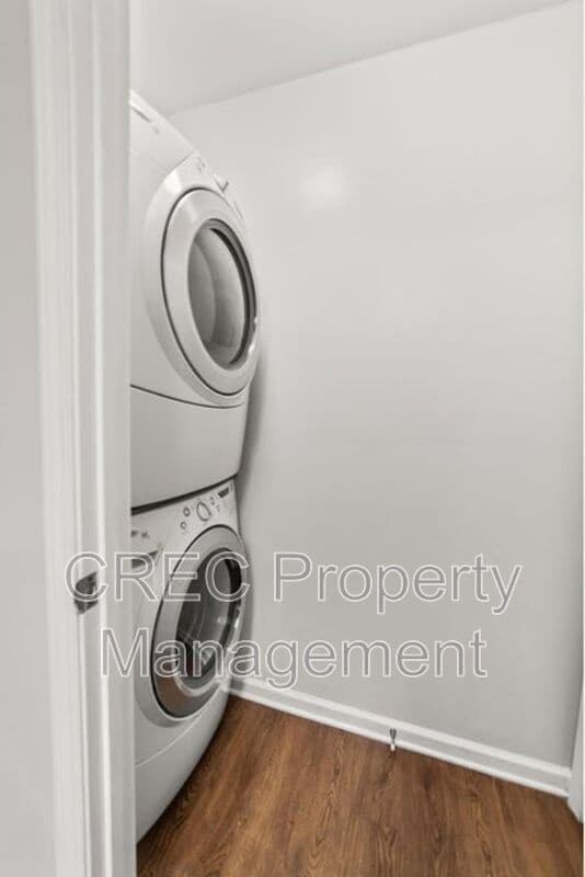 Building Photo - 2451 Scholar Ln