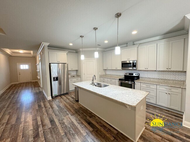 Building Photo - Exquisite 4 Bedroom Home in Navarre Near Beaches & Amenities!