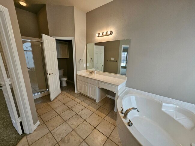 Building Photo - 11612 Wild Pear Ln