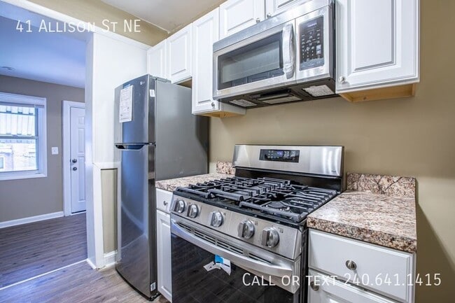 Building Photo - 41 Allison St NE