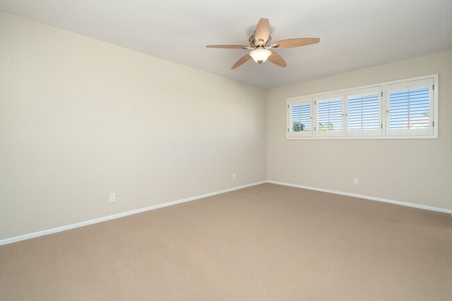 Building Photo - 14972 Camarosa Dr