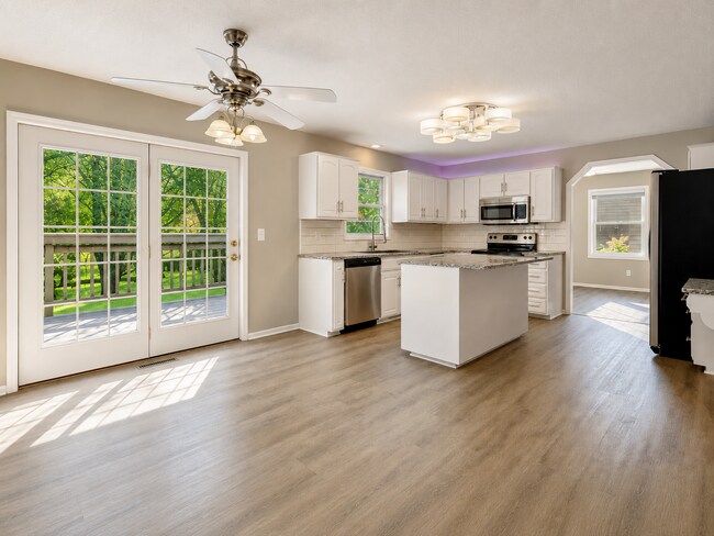 Building Photo - Lovely 4BR 4BA Home in the Best Neighborhood in Sartell!