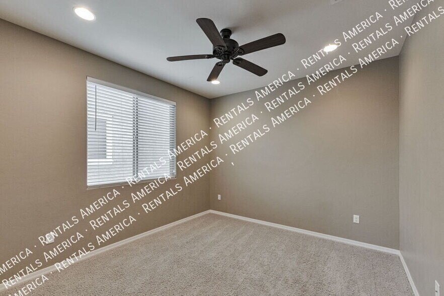 Building Photo - 11042 E Lone Pine Pl