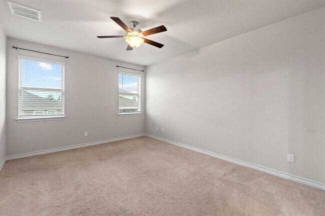 Building Photo - 277 Magna Ln