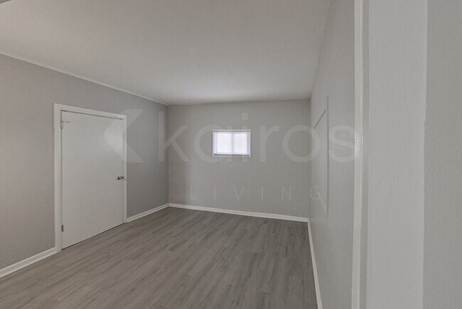 Building Photo - 2278 Gadbury Dr
